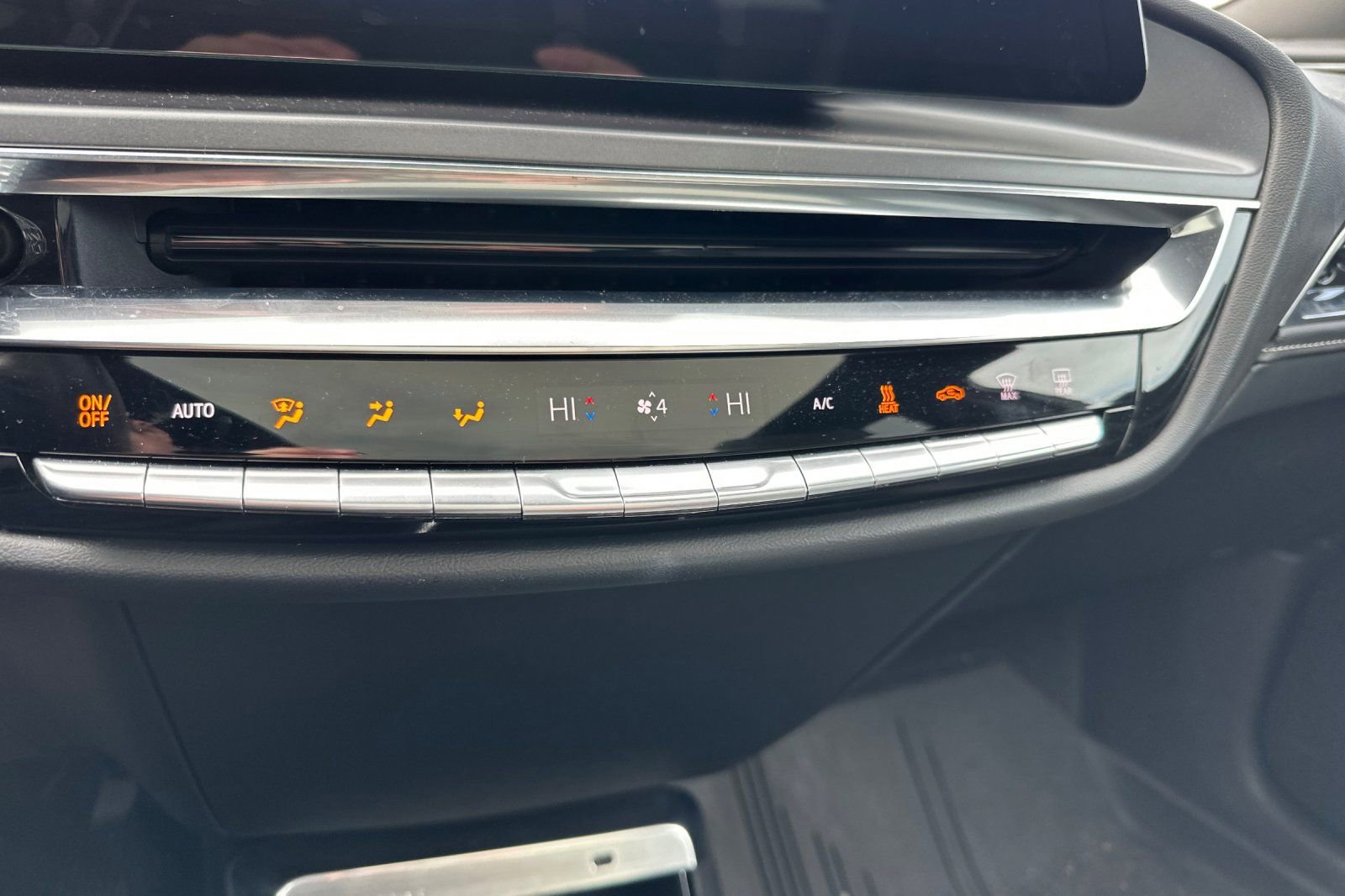 Certified 2024 Cadillac Lyriq Tech w/ Driver Assist Package image 28