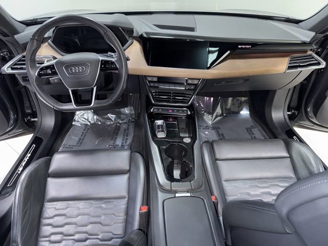 Used 2022 Audi e-tron GT Prestige w/ Prestige Package image 15