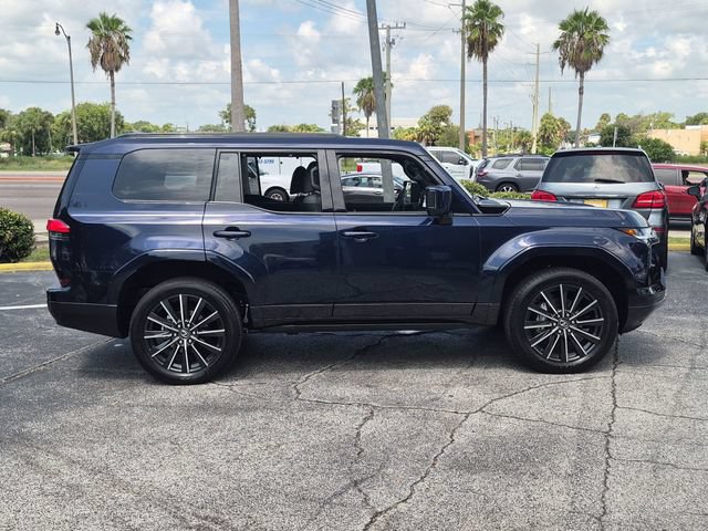 Used 2025 Lexus GX 550 w/ Accessory Package (Z1) AWD/4WD image 4