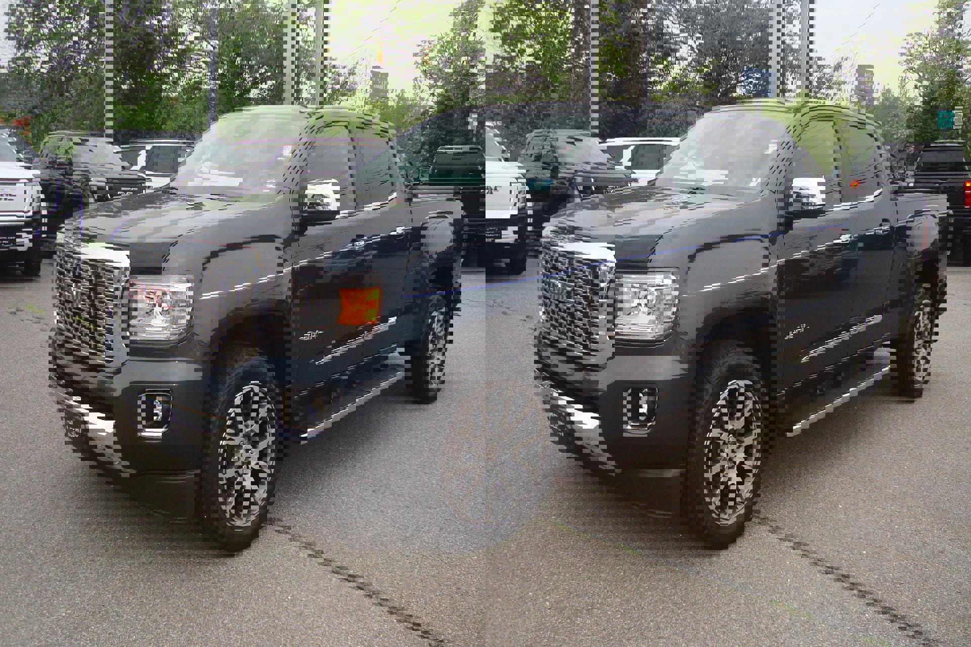 Used 2020 GMC Canyon Denali image 1