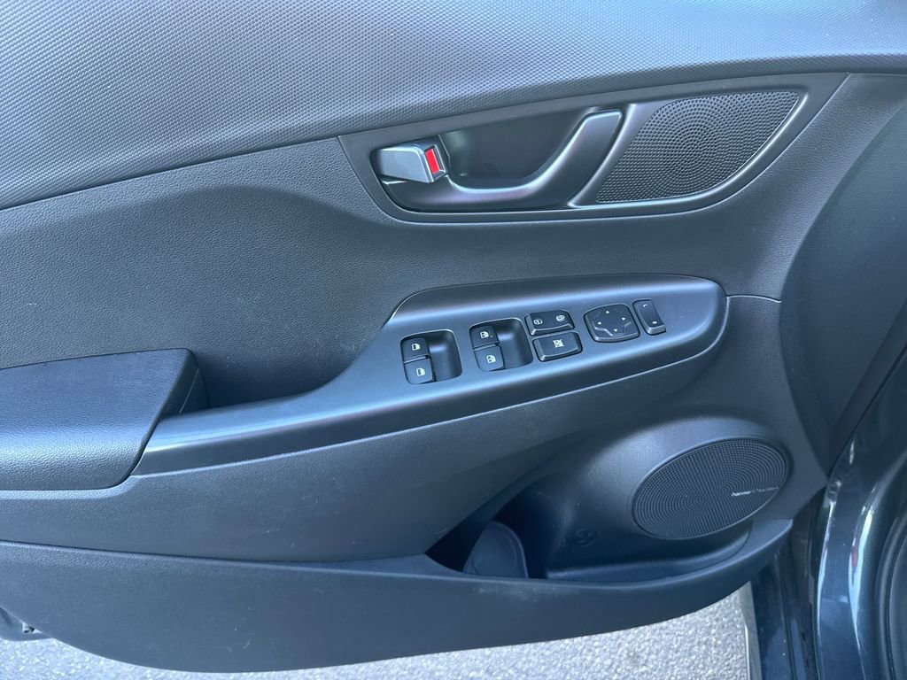Used 2022 Hyundai Kona N Line w/ Tech Package image 11
