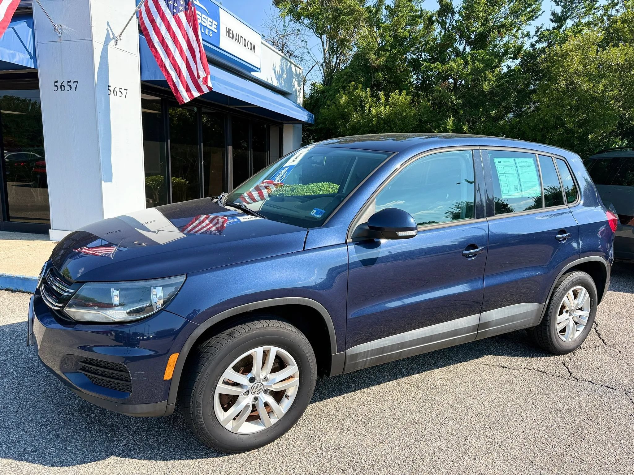 Used 2012 Volkswagen Tiguan LE FWD image 11