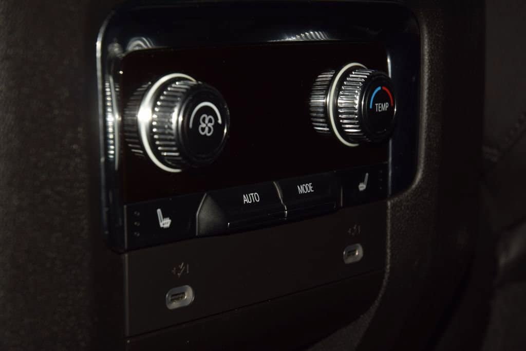 Used 2024 GMC Yukon AT4 AWD/4WD image 46