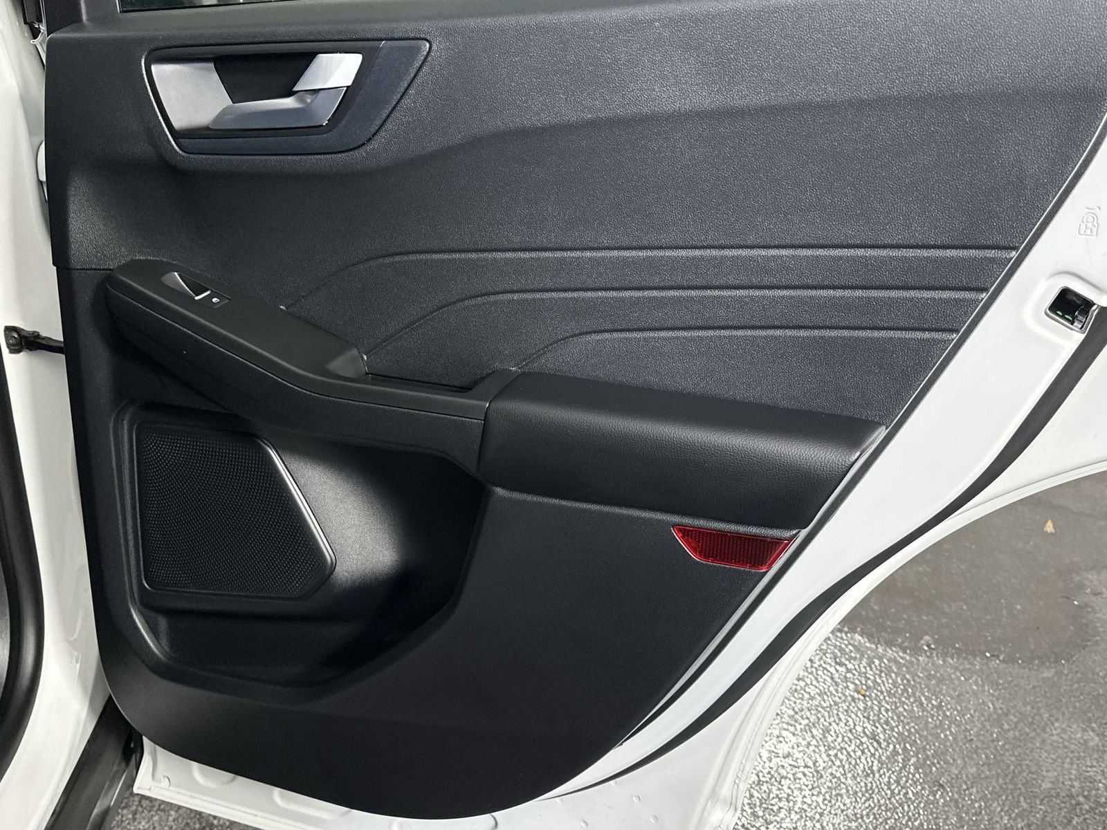 Used 2022 Ford Escape SEL FWD image 32