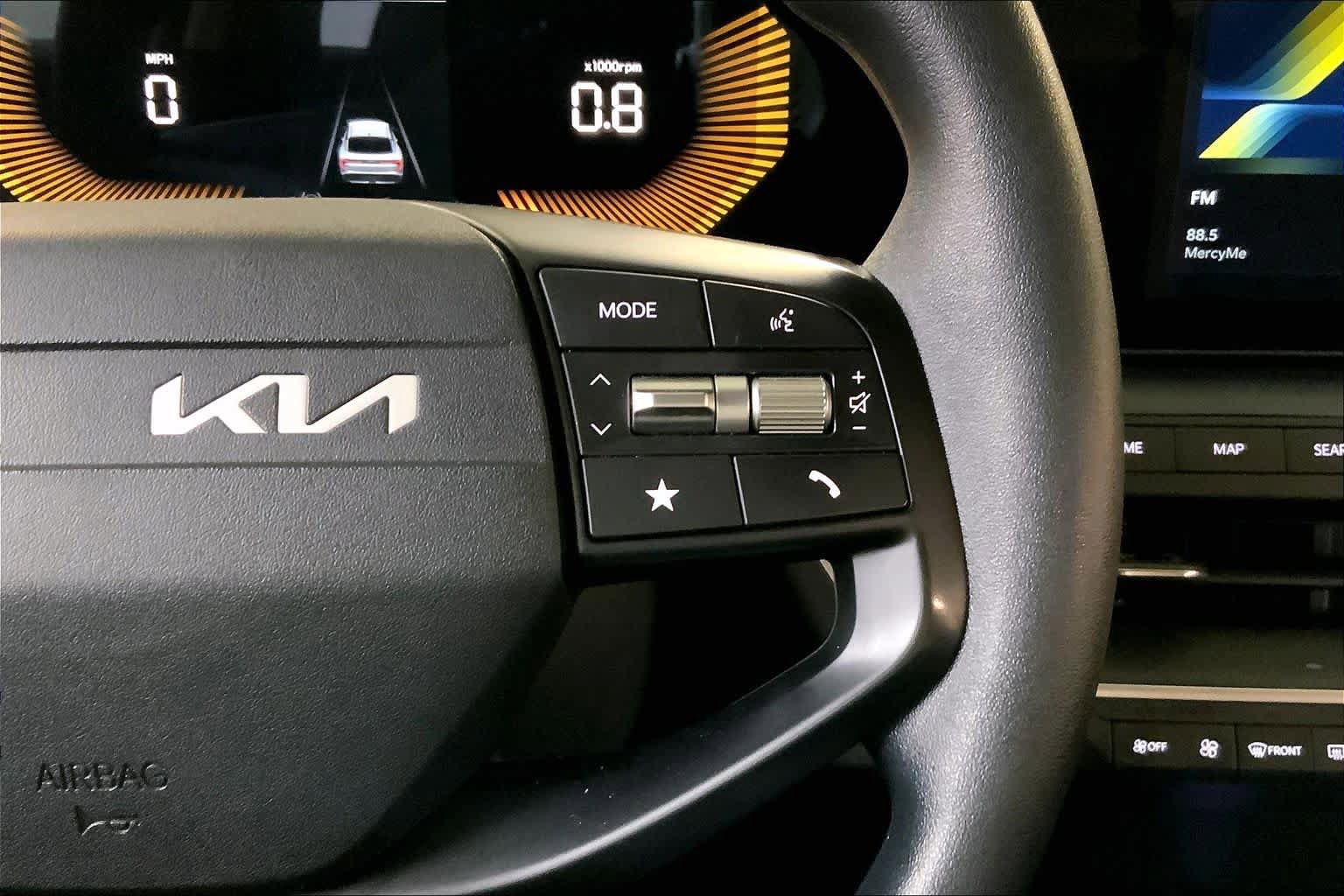 Used 2025 Kia K4 LXS image 24