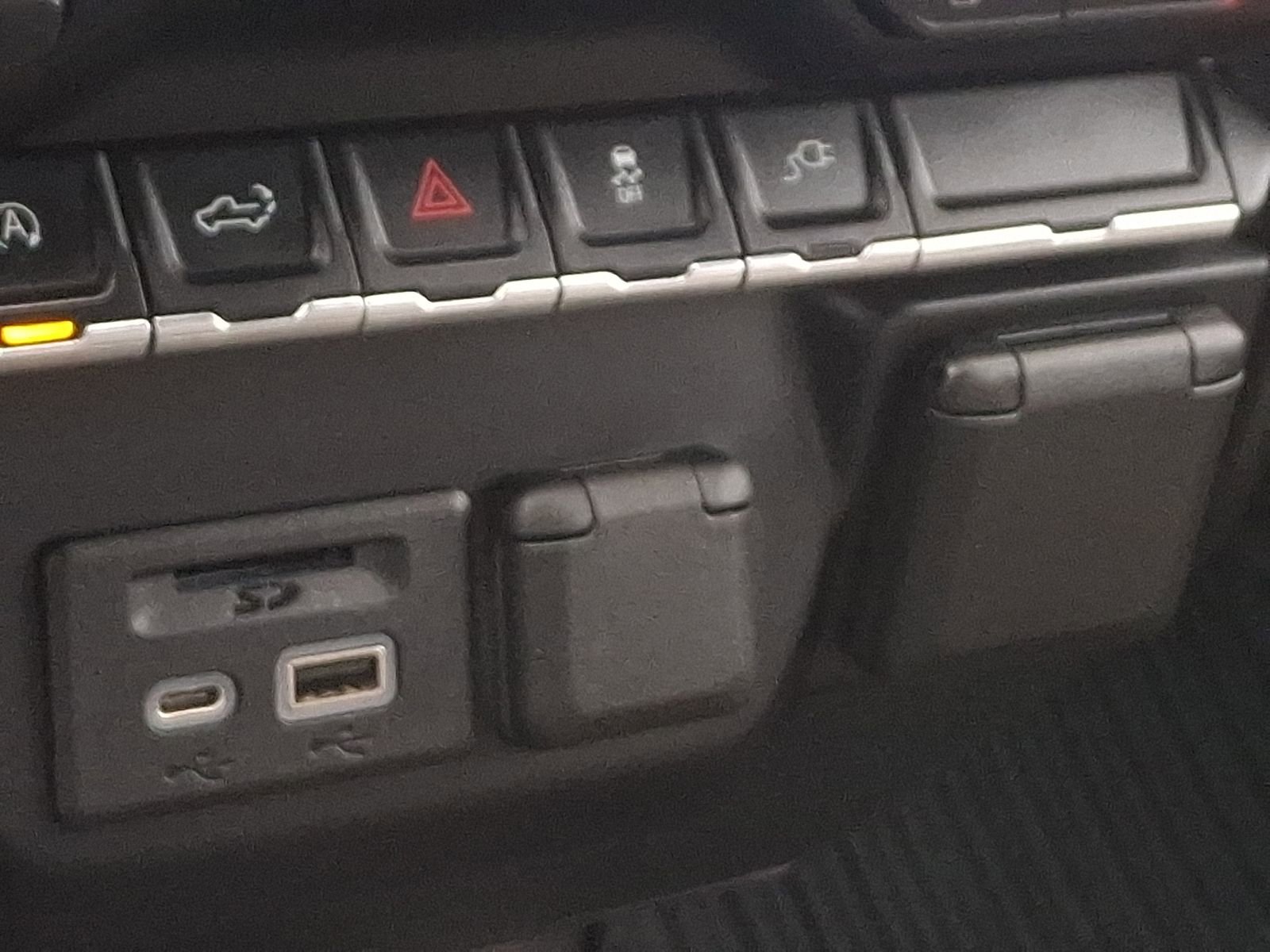 Used 2021 GMC Sierra 1500 SLT w/ X31 Off-Road Package image 25