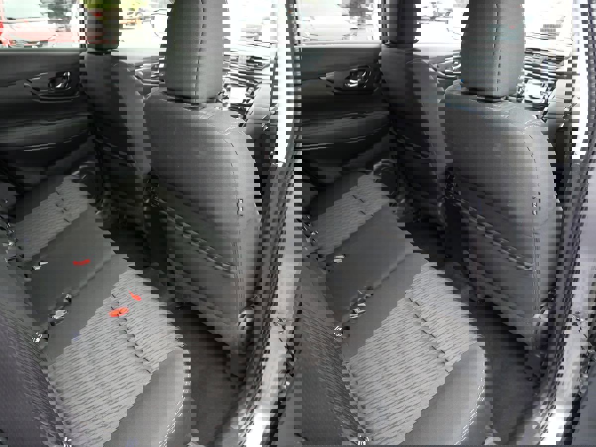 Used 2017 Nissan Rogue SV w/ SV Premium Package image 26