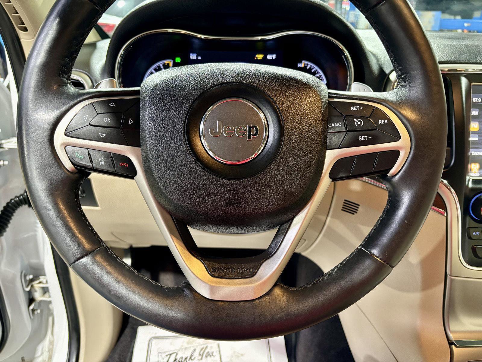 Used 2017 Jeep Grand Cherokee Limited image 38