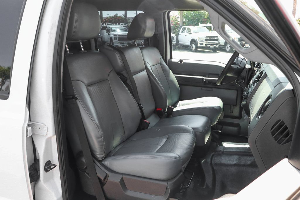 Used 2013 Ford F550 2WD Crew Cab Super Duty w/ Payload Upgrade Pkg image 31
