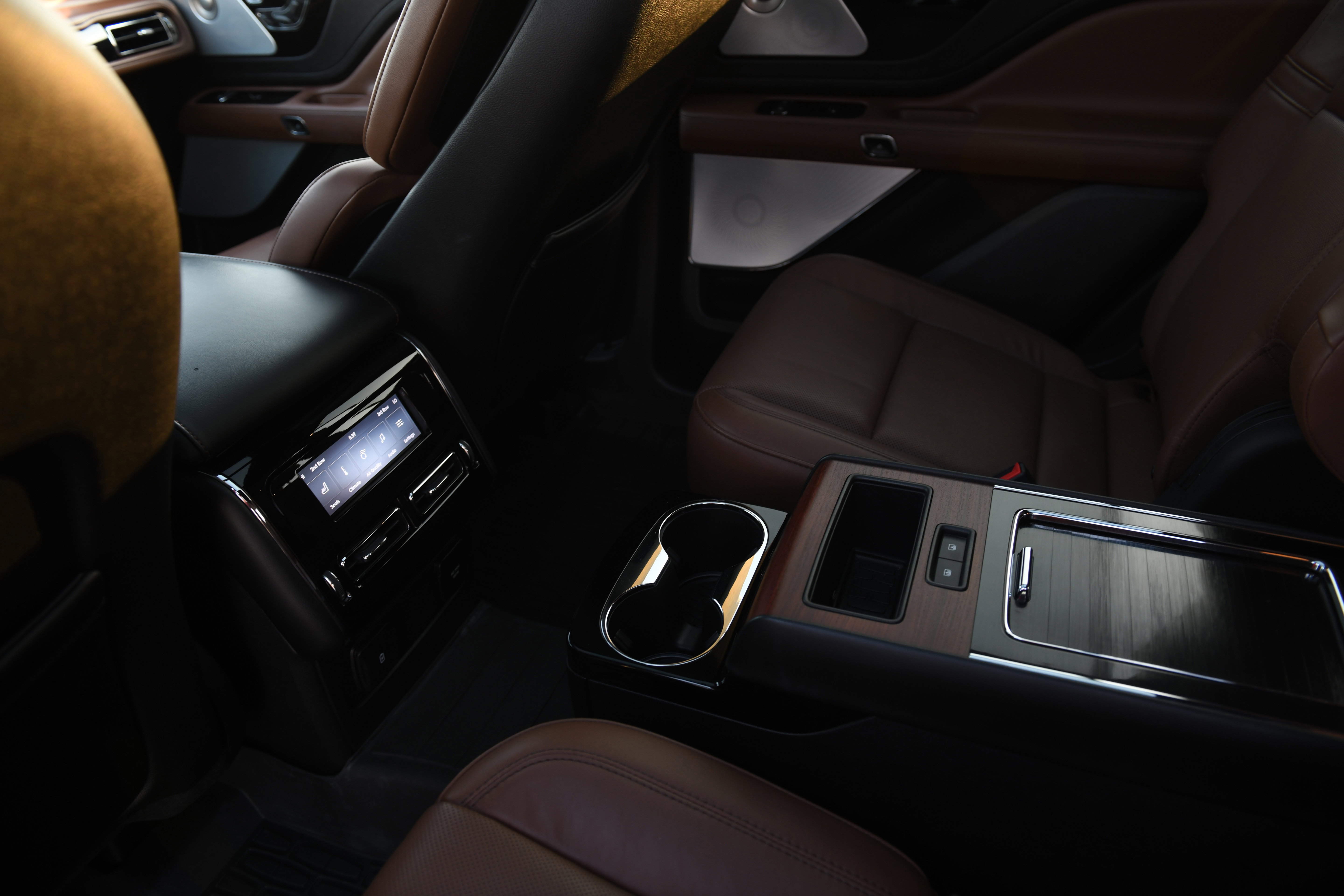 Used 2023 Lincoln Aviator Reserve w/ Equipment Group 201A image 18