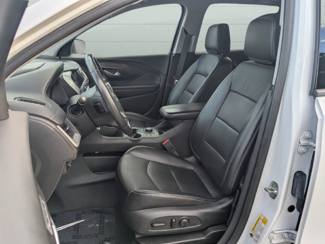 Used 2022 GMC Terrain SLT w/ Tech Package FWD image 11