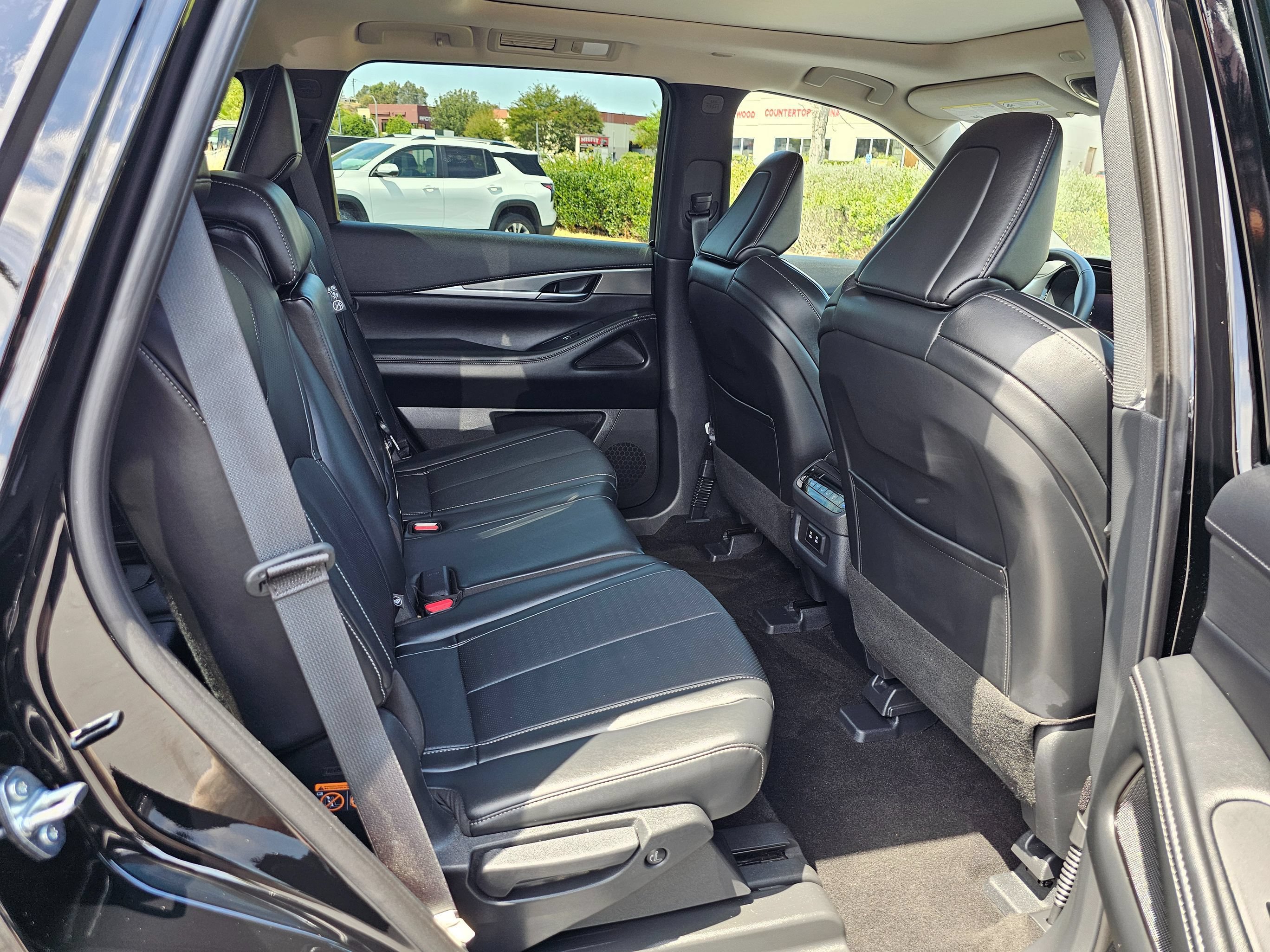 Used 2026 INFINITI QX60 Pure w/ Cargo Package AWD/4WD image 32