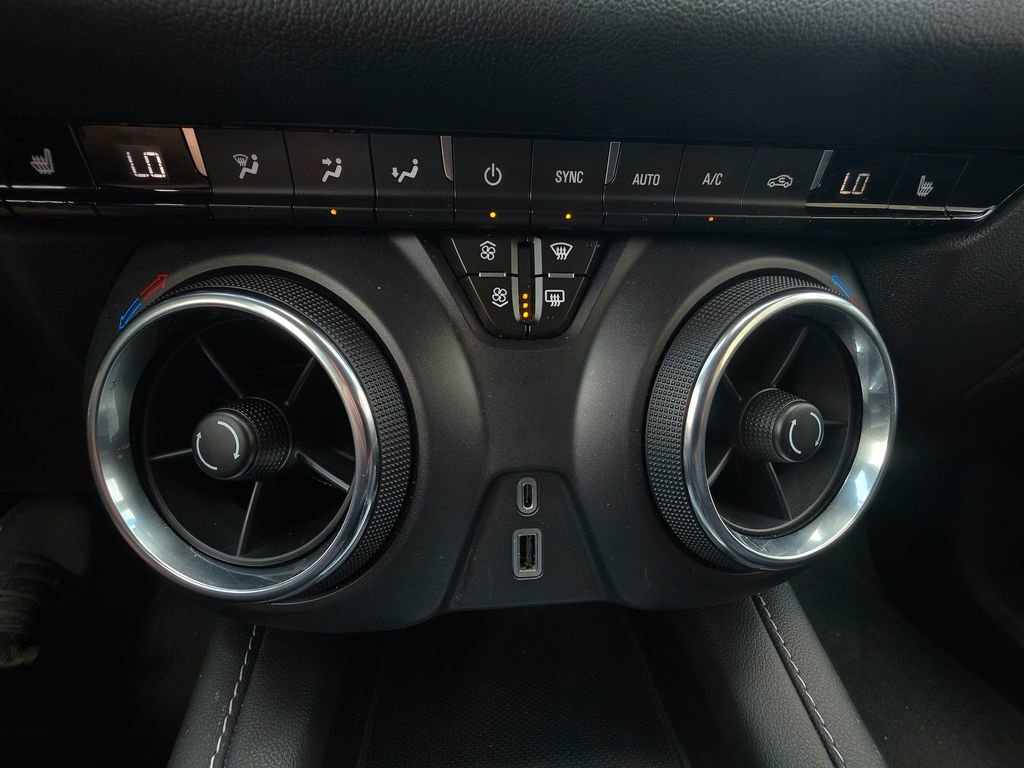 Used 2023 Chevrolet Blazer LT AWD/4WD image 36