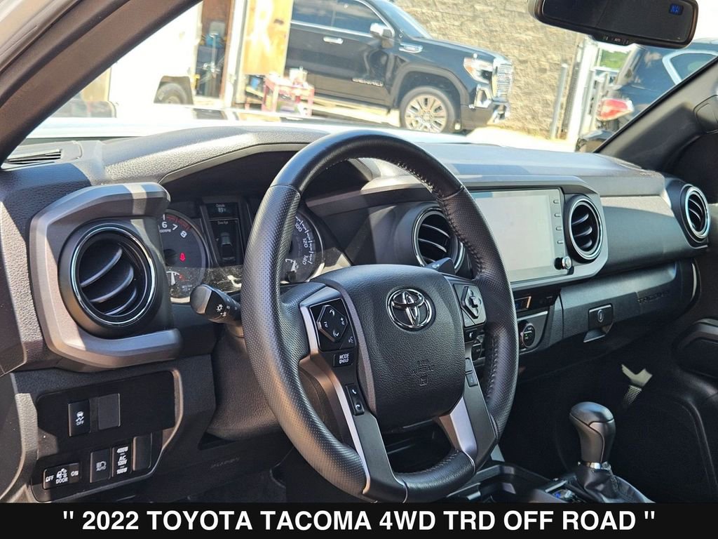Used 2022 Toyota Tacoma TRD Off-Road w/ Technology Package AWD/4WD image 13