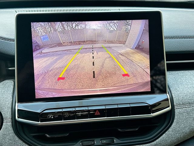 Used 2023 Jeep Compass Latitude image 14