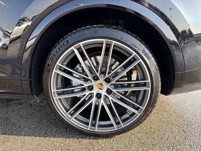 Used 2021 Porsche Cayenne Turbo image 31