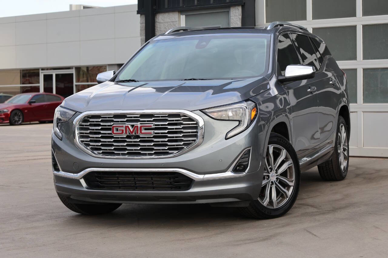 Used 2020 GMC Terrain Denali w/ Denali Premium Package image 3