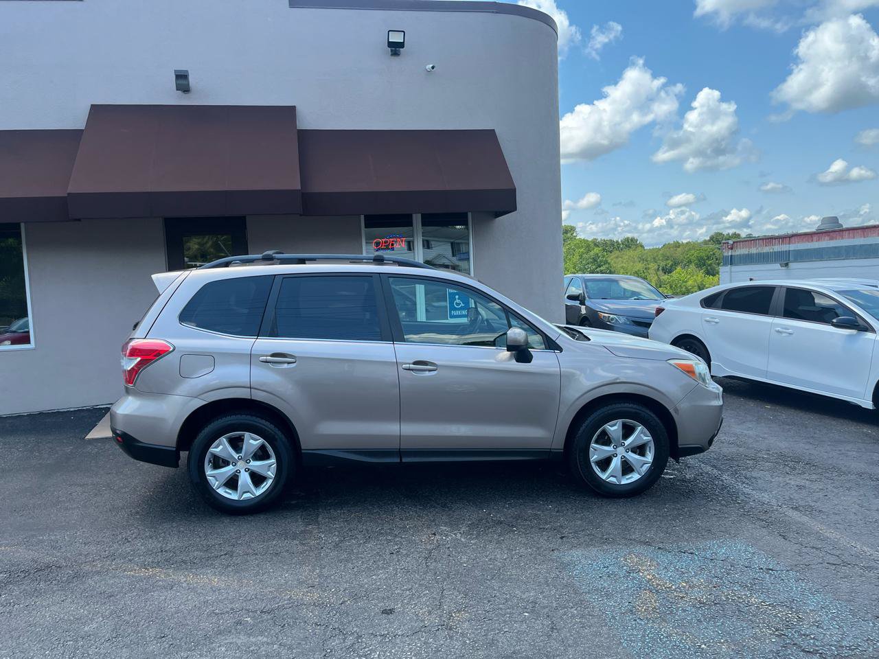 Used 2014 Subaru Forester 2.5i Limited w/ Popular Package #1 AWD/4WD image 3