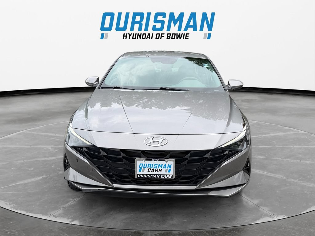 Used 2023 Hyundai Elantra SEL w/ Preferred Accessory Package FWD image 8