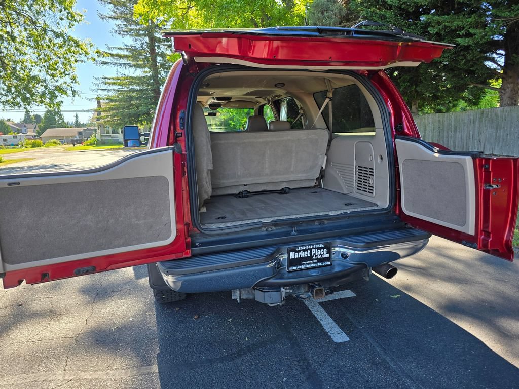 Used 2004 Ford Excursion XLT AWD/4WD image 16