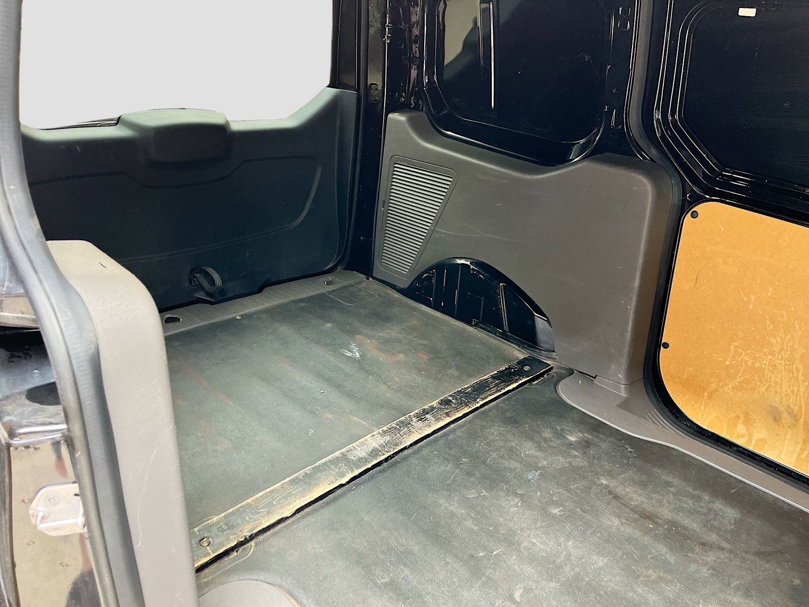 Used 2021 Ford Transit Connect XL FWD image 24