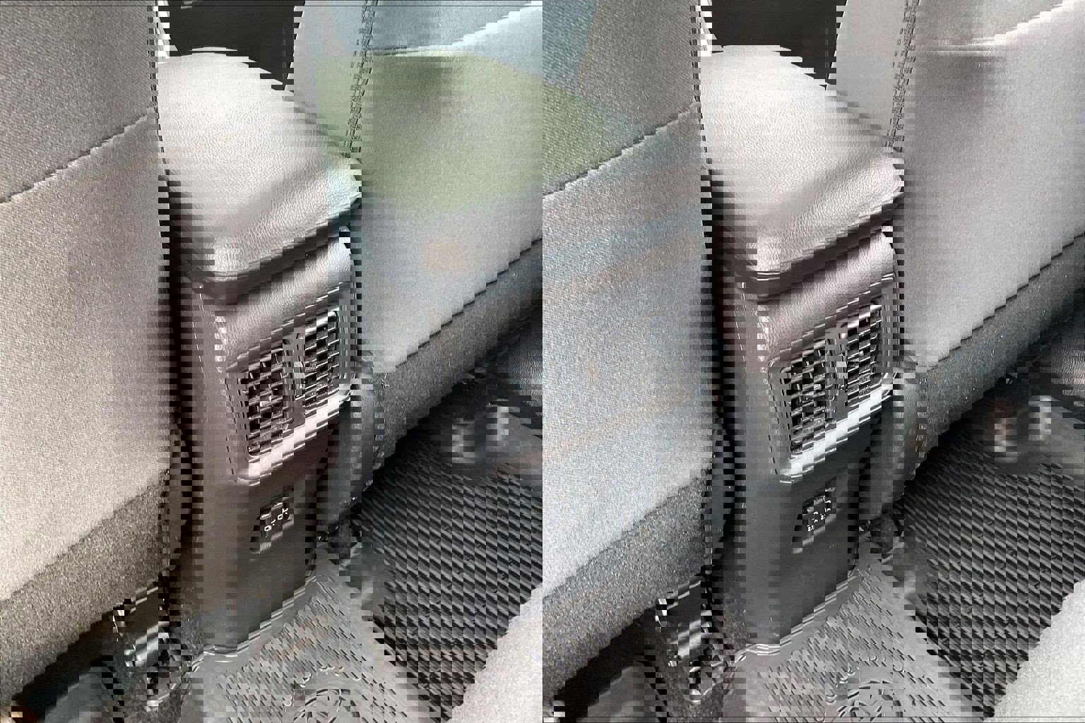 Used 2020 Toyota RAV4 XLE image 40