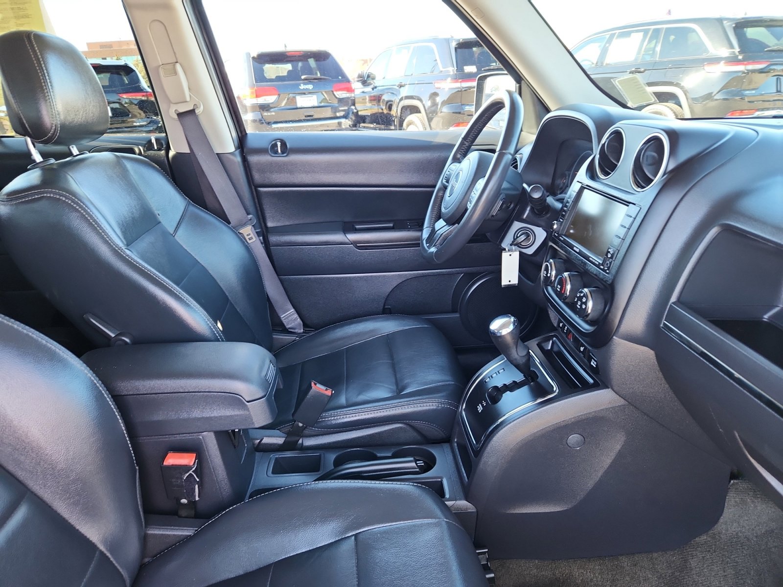 Used 2016 Jeep Patriot High Altitude image 19
