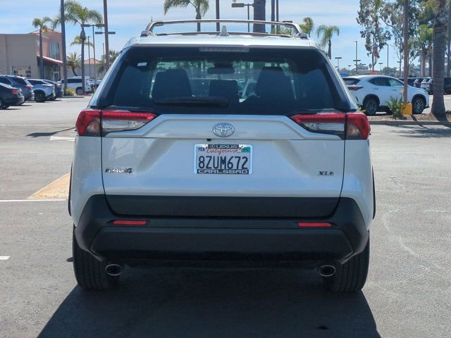 Used 2021 Toyota RAV4 XLE Premium image 7