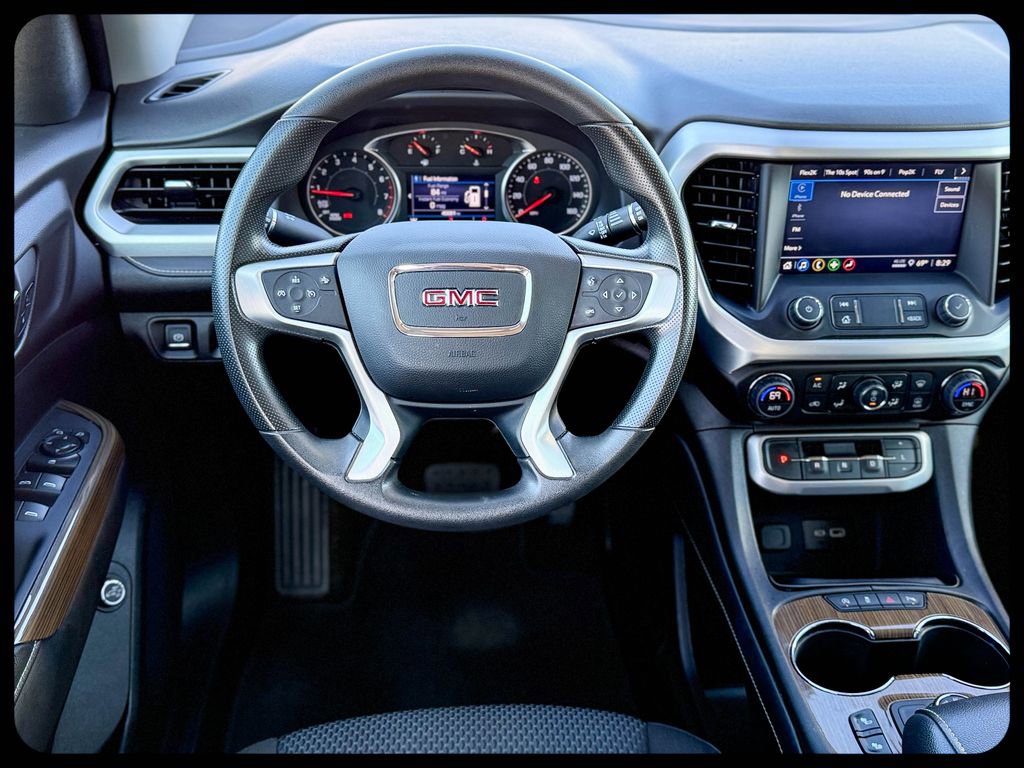 Used 2023 GMC Acadia SLE w/ Driver Convenience Package FWD image 30