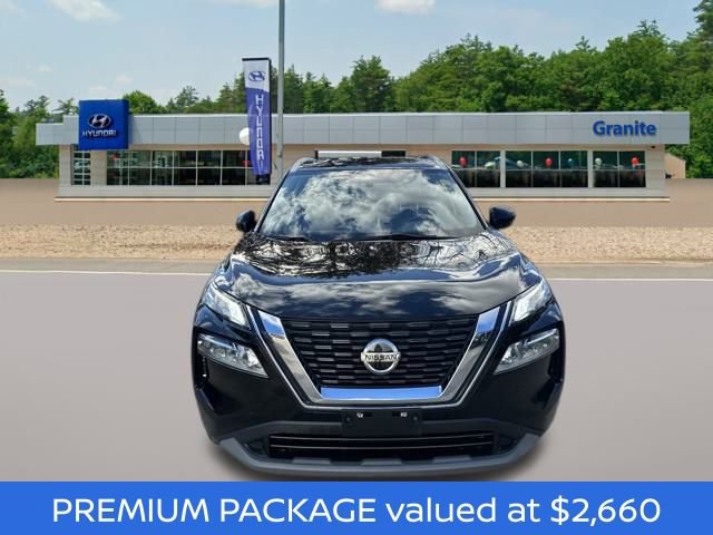 Used 2021 Nissan Rogue SV w/ Premium Package image 3