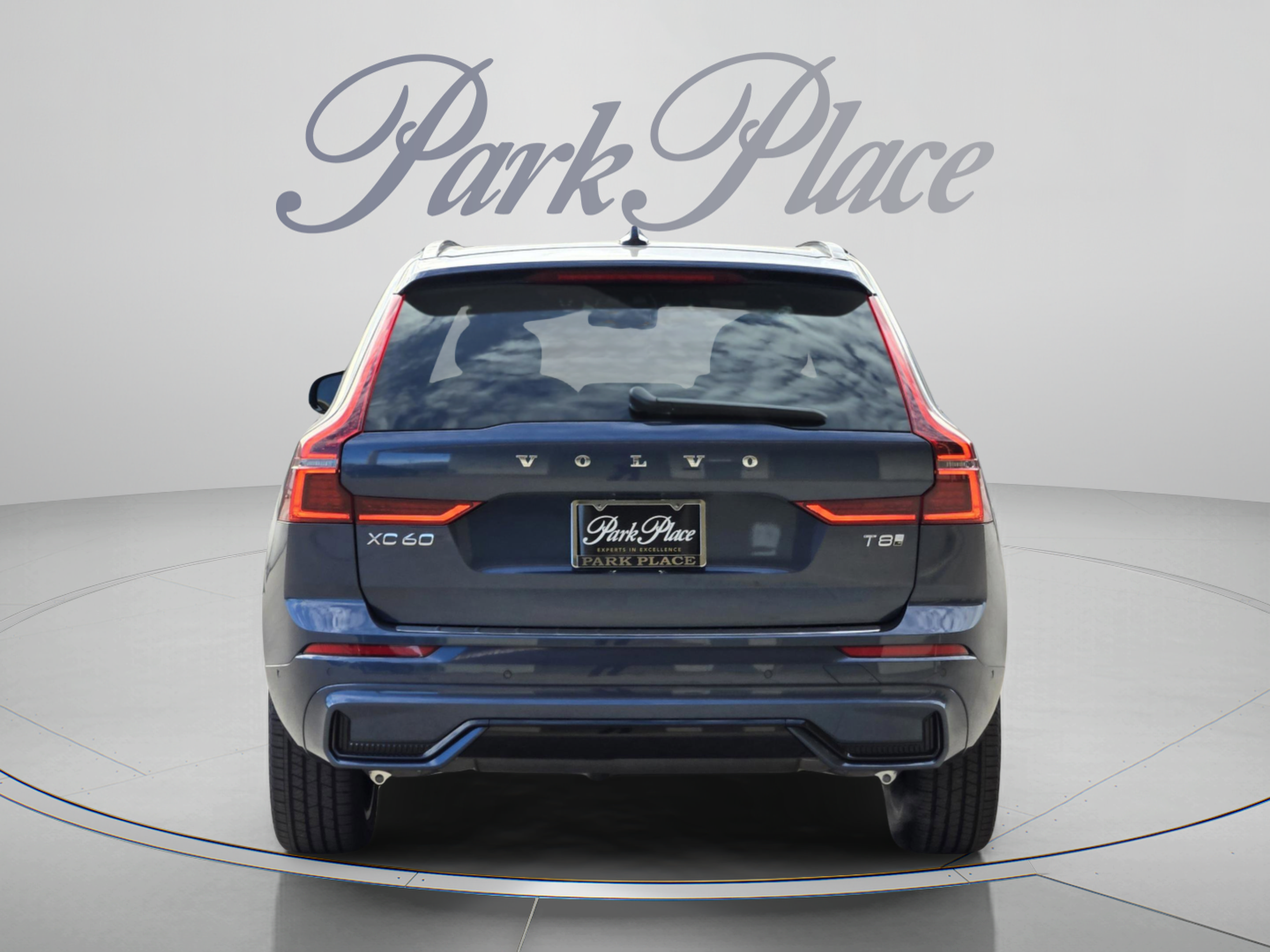 Used 2026 Volvo XC60 T8 Plus w/ Protection Package Premier AWD/4WD image 4
