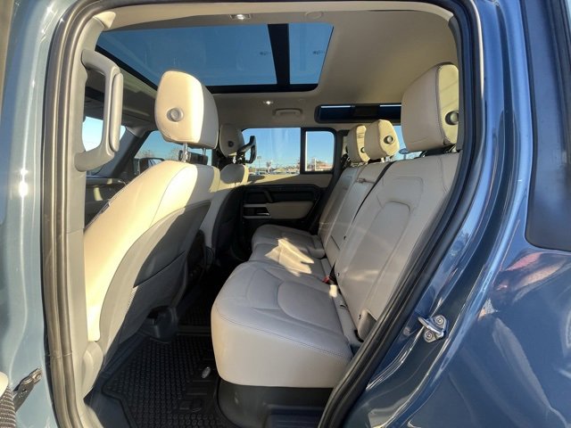 Used 2023 Land Rover Defender 110 S image 9