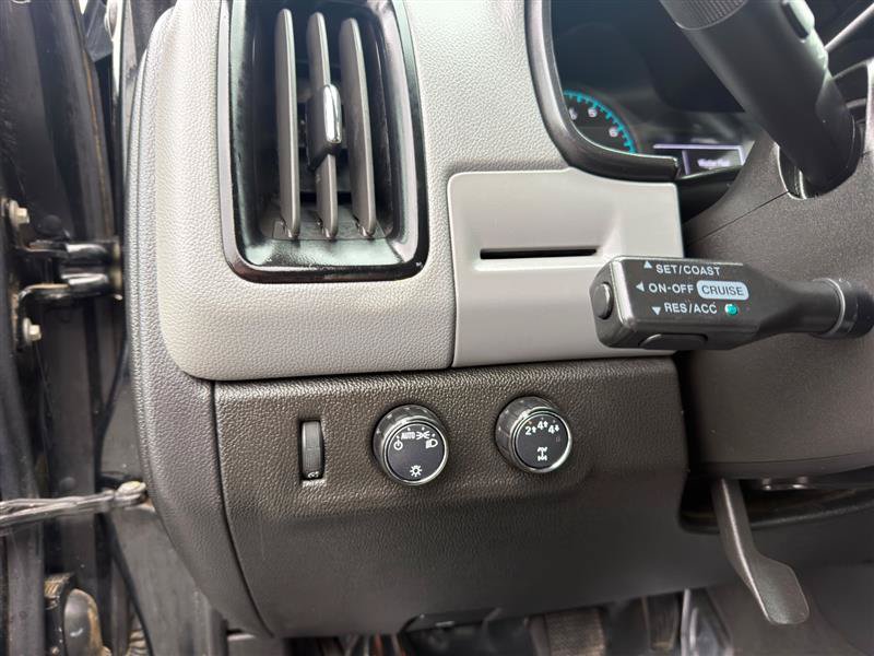 Used 2022 Chevrolet Colorado W/T AWD/4WD image 10