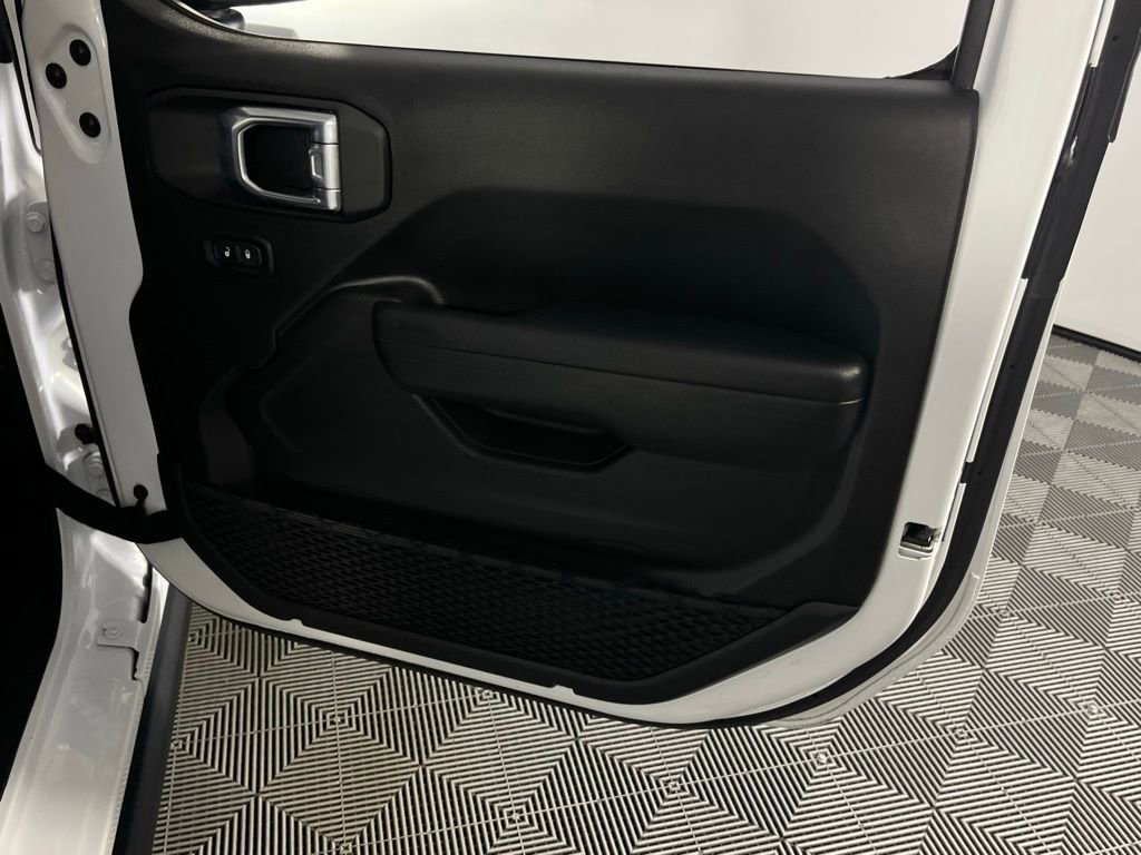 Used 2025 Jeep Wrangler Unlimited Rubicon image 35