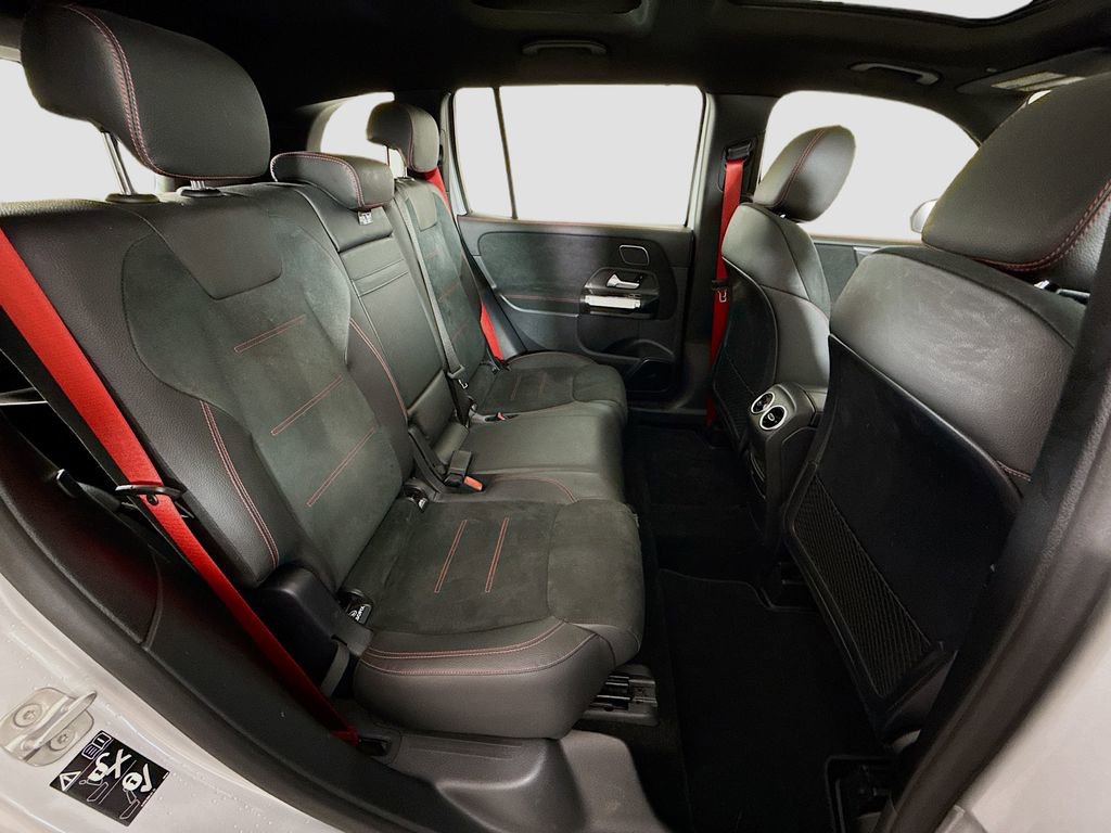 Used 2024 Mercedes-Benz GLB 35 AMG 4MATIC w/ Exclusive Package image 27