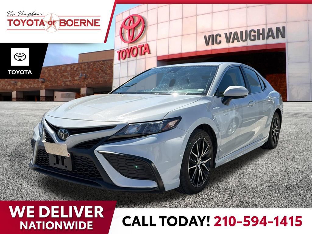 Certified 2024 Toyota Camry SE image 1