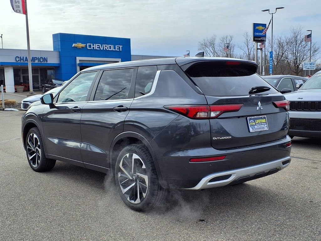 Used 2024 Mitsubishi Outlander SE image 7