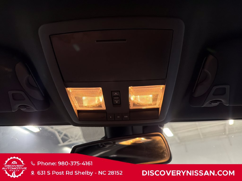 Used 2019 Dodge Challenger GT w/ Plus Package RWD image 28