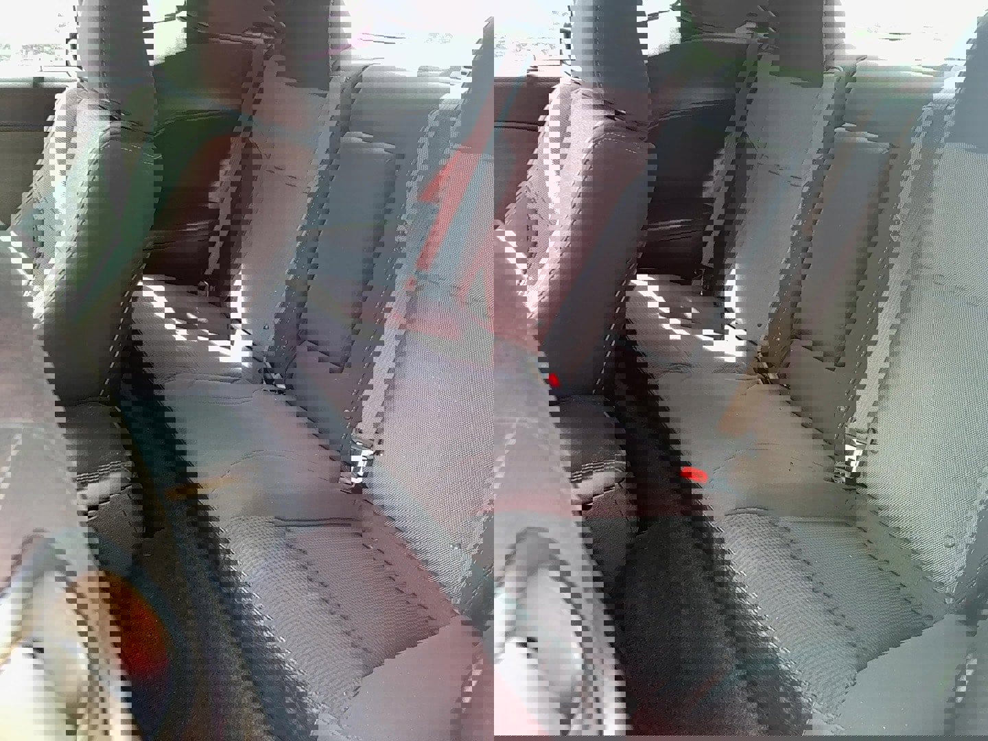 Used 2016 Dodge Challenger SXT image 14