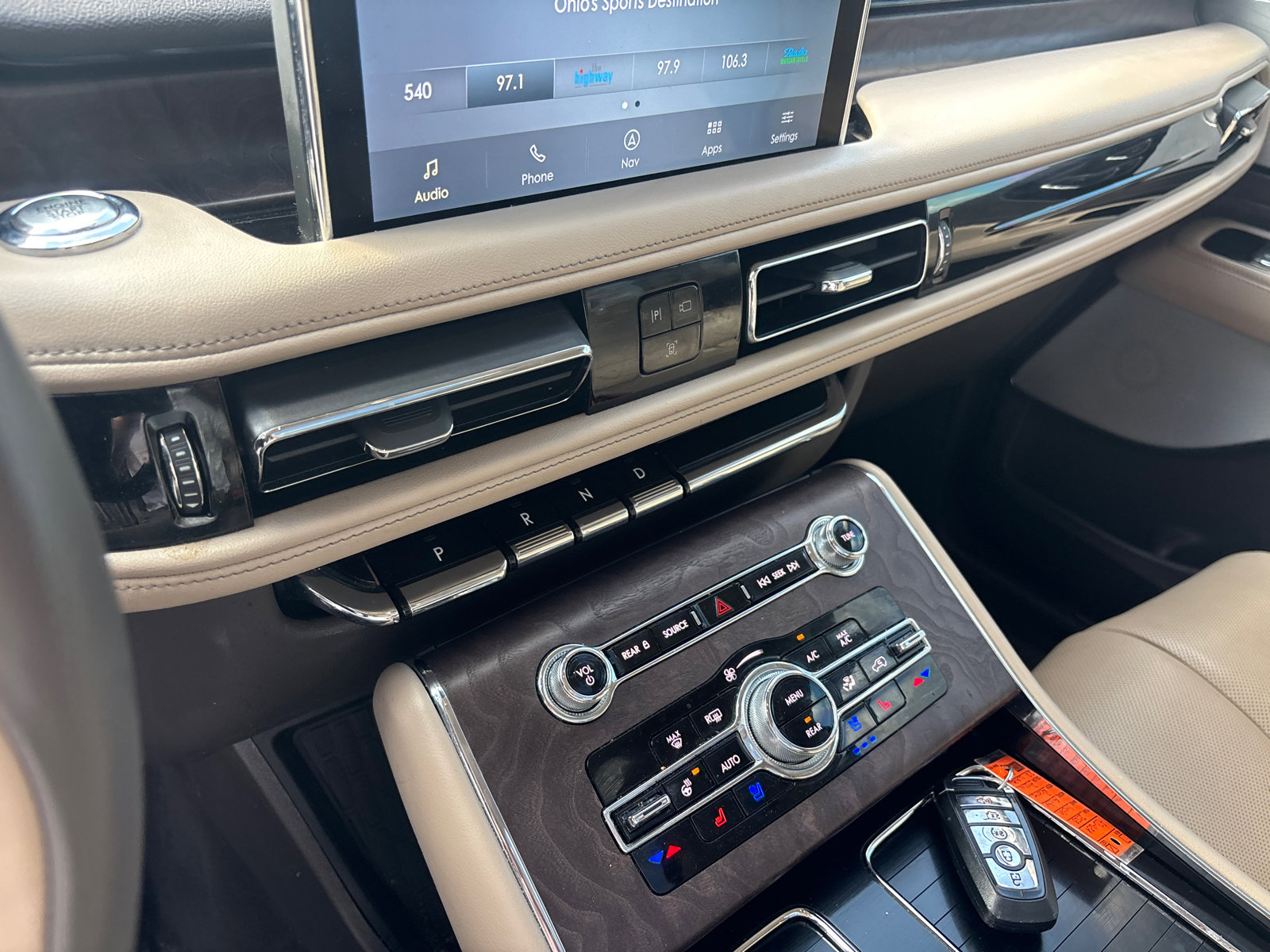 Used 2023 Lincoln Aviator Reserve w/ Equipment Group 201A AWD/4WD image 21