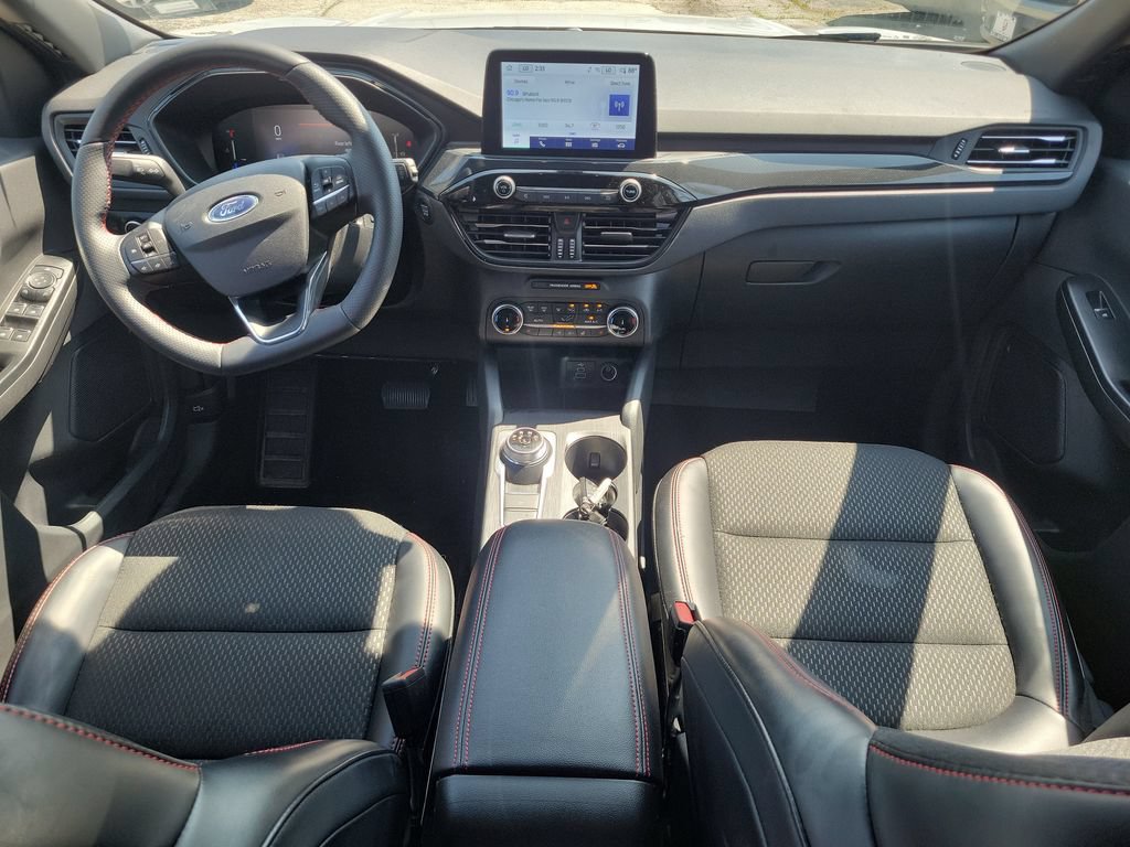 Used 2025 Ford Escape ST-Line Select AWD/4WD image 12