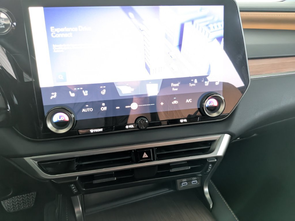 Used 2025 Lexus RX 350 Premium w/ Accessory Package FWD image 28