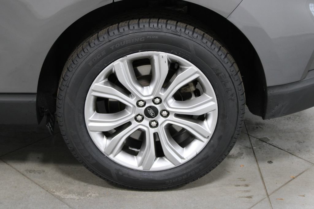 Used 2024 Ford Edge Titanium image 17