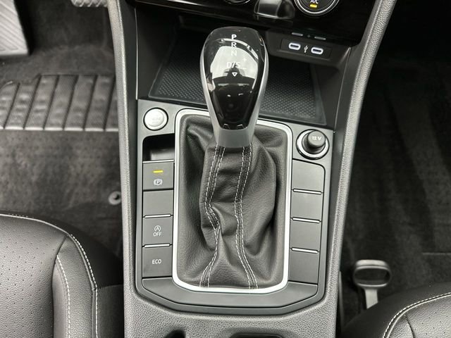 Certified 2023 Volkswagen Jetta SE FWD image 19