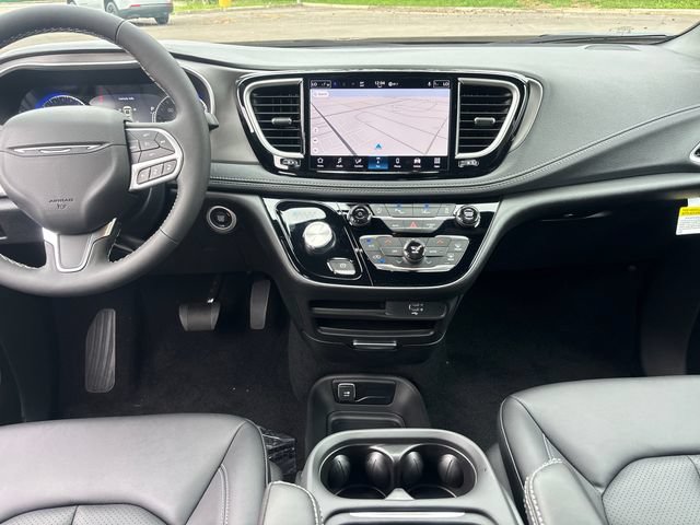 New 2027 Chrysler Pacifica Select w/ Family Tech Group FWD image 11