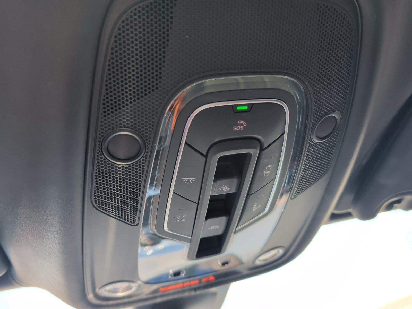 Used 2025 Bentley Bentayga AWD/4WD image 33