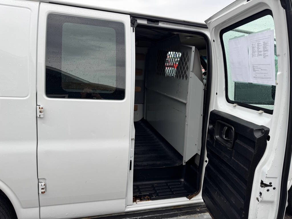 Used 2015 GMC Savana 2500 RWD image 43