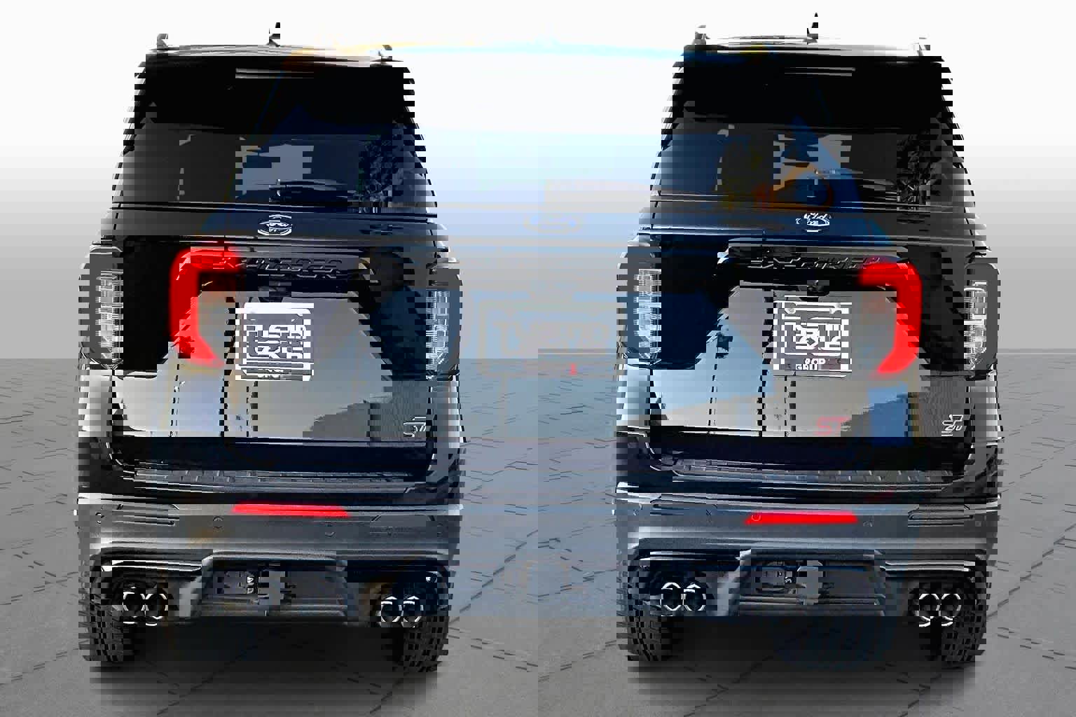 Used 2020 Ford Explorer ST w/ ST Street Pack image 5