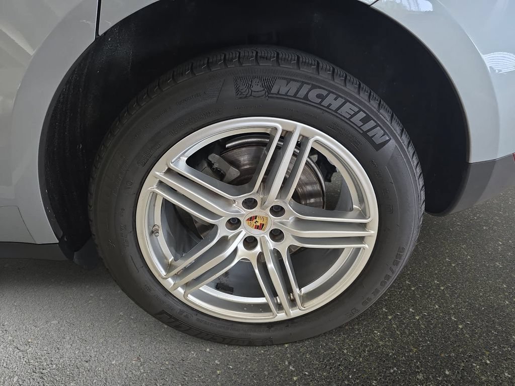 Certified 2021 Porsche Macan S AWD/4WD image 10