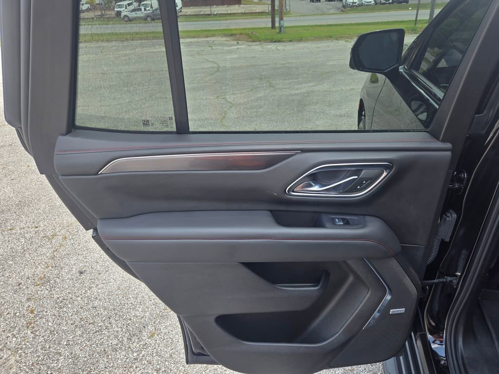 Used 2024 Chevrolet Tahoe RST w/ Luxury Package AWD/4WD image 18